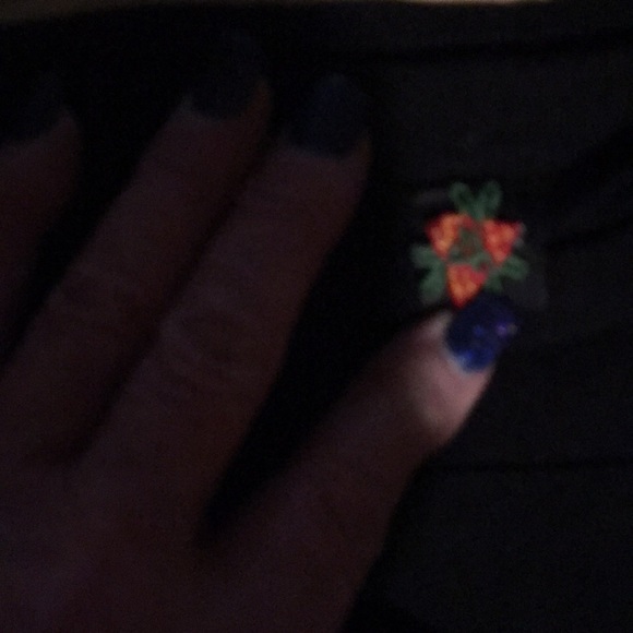 An itty bitty stretch skirt - poof - Picture 2 of 4